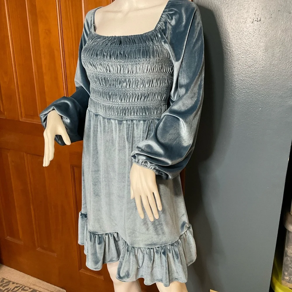 Lauren Conrad NWT’s Velvet Feel Blue Party Dress Long Sleeve Ruffle Hem Sz Large - Picture 15 of 15
